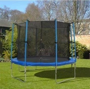 Trampolin Dalam Ruangan Dengan Net